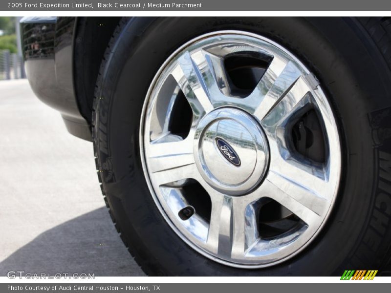 Black Clearcoat / Medium Parchment 2005 Ford Expedition Limited