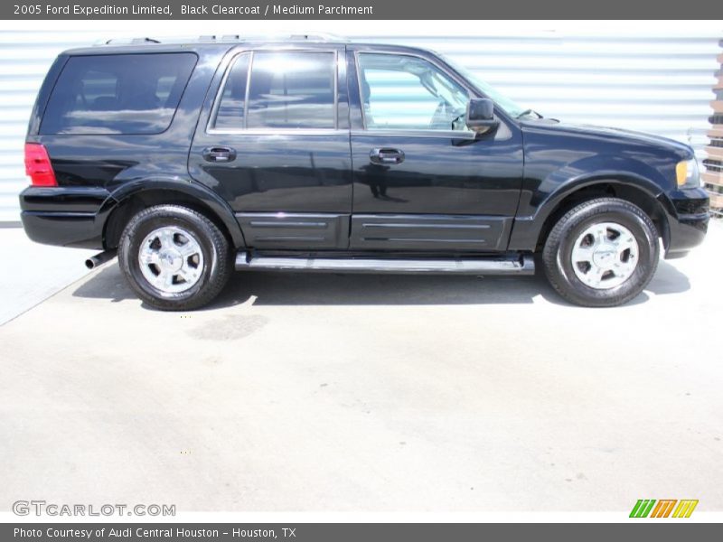 Black Clearcoat / Medium Parchment 2005 Ford Expedition Limited