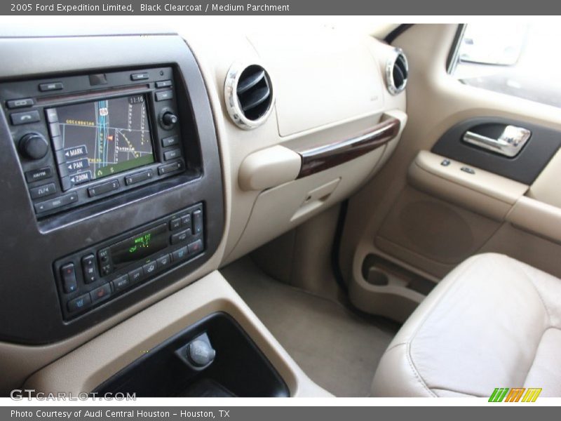Black Clearcoat / Medium Parchment 2005 Ford Expedition Limited