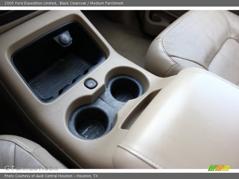 Black Clearcoat / Medium Parchment 2005 Ford Expedition Limited
