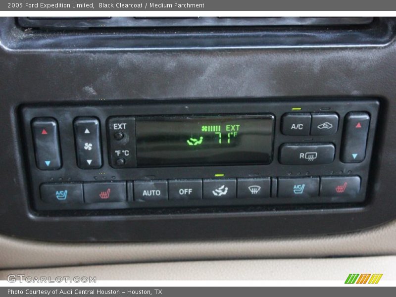 Black Clearcoat / Medium Parchment 2005 Ford Expedition Limited
