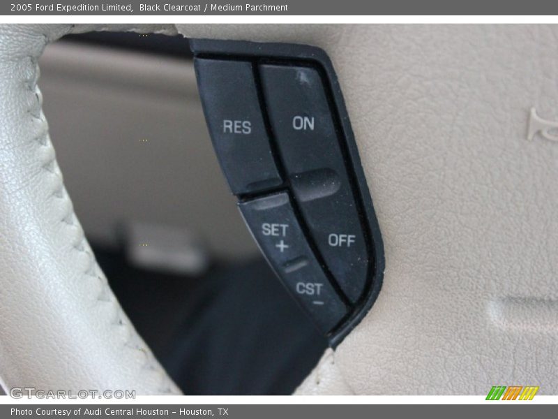 Black Clearcoat / Medium Parchment 2005 Ford Expedition Limited