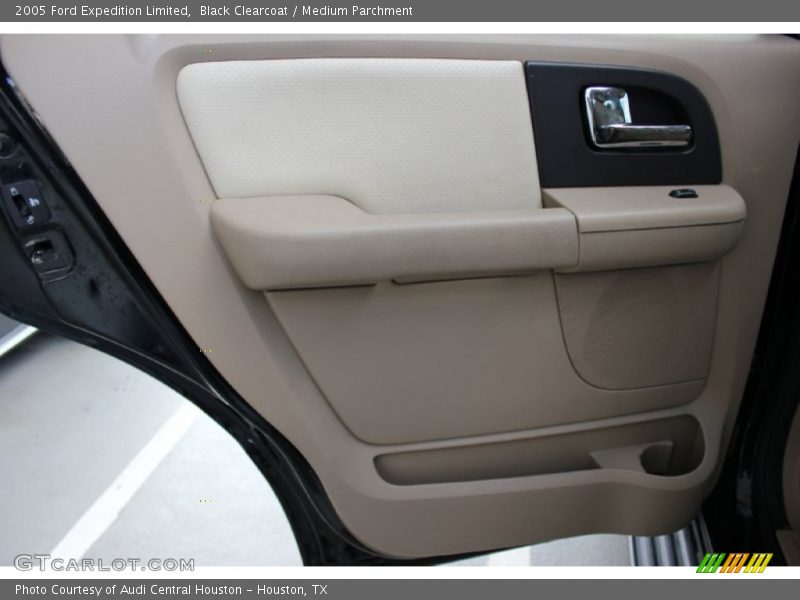 Black Clearcoat / Medium Parchment 2005 Ford Expedition Limited