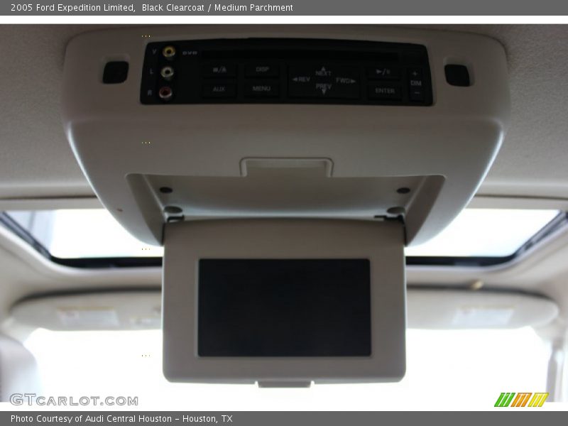 Black Clearcoat / Medium Parchment 2005 Ford Expedition Limited