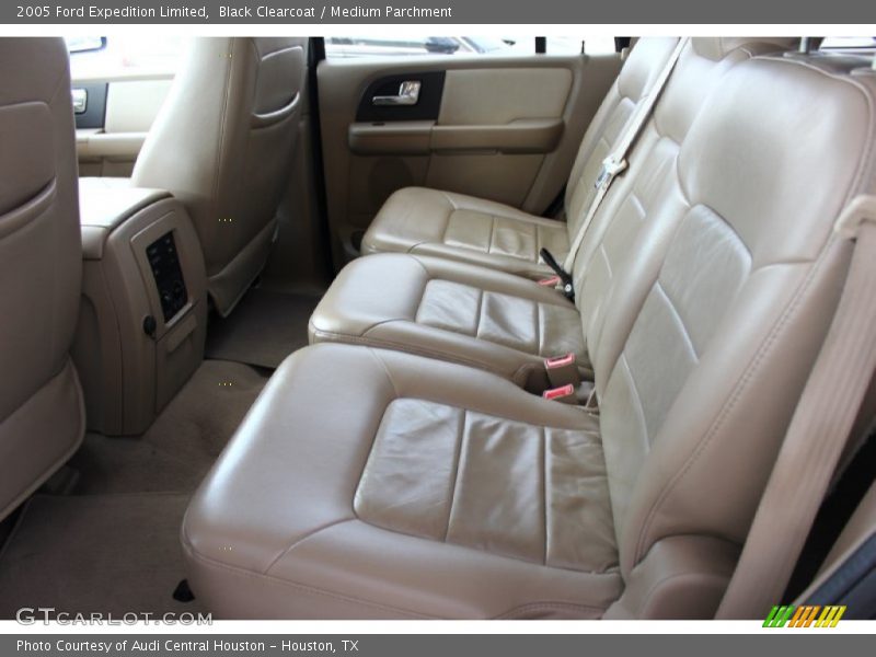 Black Clearcoat / Medium Parchment 2005 Ford Expedition Limited