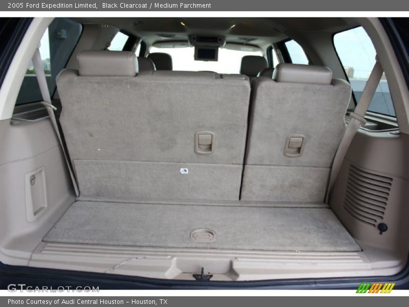 Black Clearcoat / Medium Parchment 2005 Ford Expedition Limited