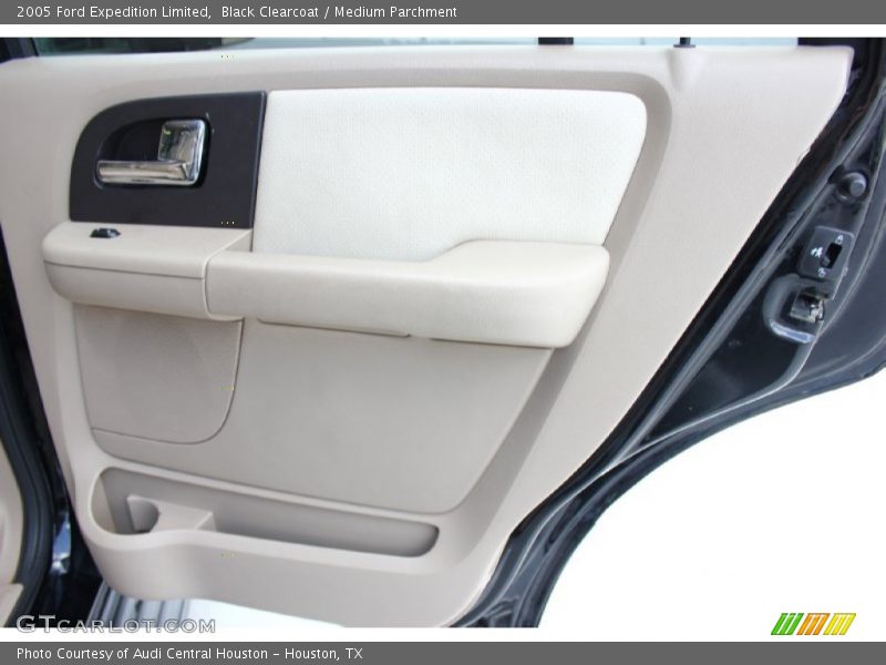 Black Clearcoat / Medium Parchment 2005 Ford Expedition Limited