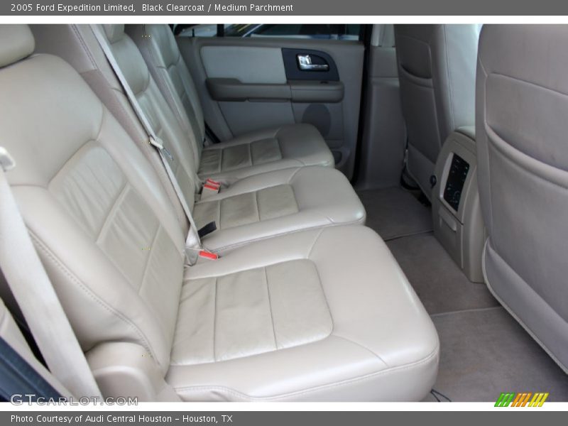 Black Clearcoat / Medium Parchment 2005 Ford Expedition Limited