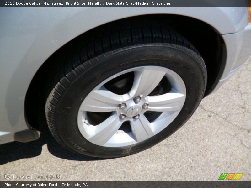 Bright Silver Metallic / Dark Slate Gray/Medium Graystone 2010 Dodge Caliber Mainstreet