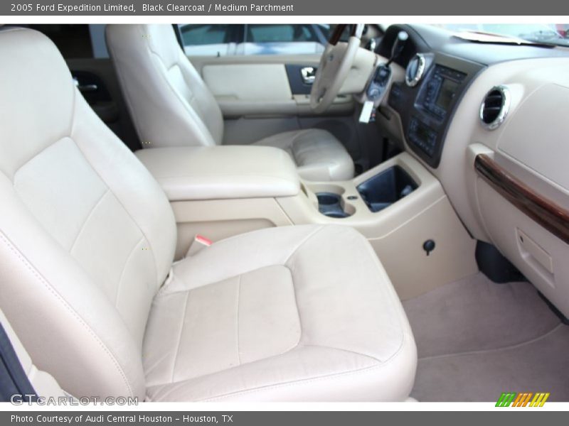 Black Clearcoat / Medium Parchment 2005 Ford Expedition Limited