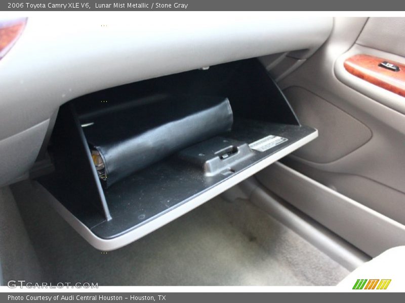 Lunar Mist Metallic / Stone Gray 2006 Toyota Camry XLE V6