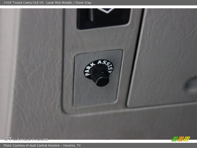 Lunar Mist Metallic / Stone Gray 2006 Toyota Camry XLE V6