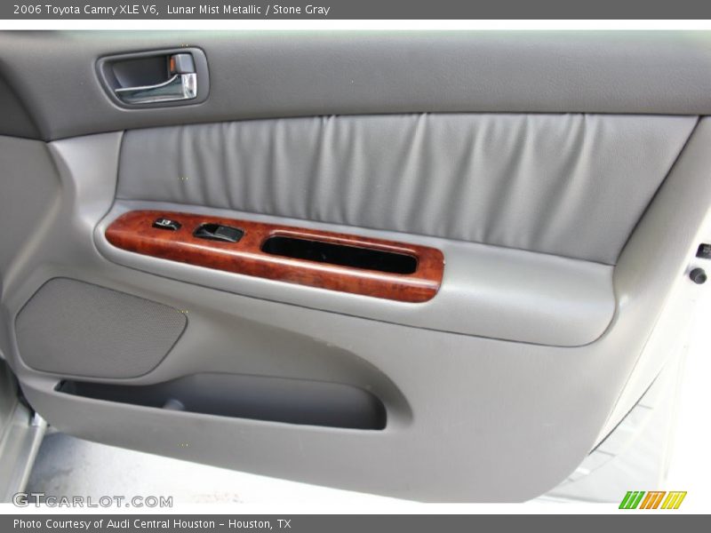 Lunar Mist Metallic / Stone Gray 2006 Toyota Camry XLE V6