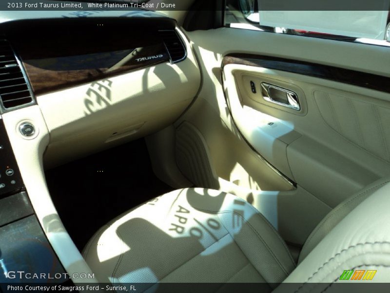 White Platinum Tri-Coat / Dune 2013 Ford Taurus Limited