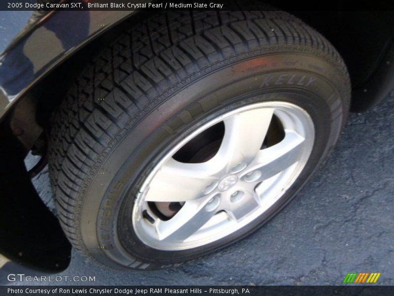 Brilliant Black Crystal Pearl / Medium Slate Gray 2005 Dodge Caravan SXT