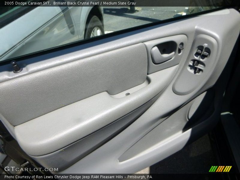 Brilliant Black Crystal Pearl / Medium Slate Gray 2005 Dodge Caravan SXT