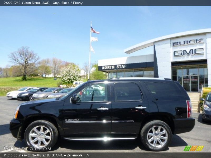 Onyx Black / Ebony 2009 GMC Yukon Denali AWD