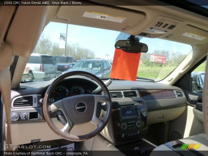 Onyx Black / Ebony 2009 GMC Yukon Denali AWD