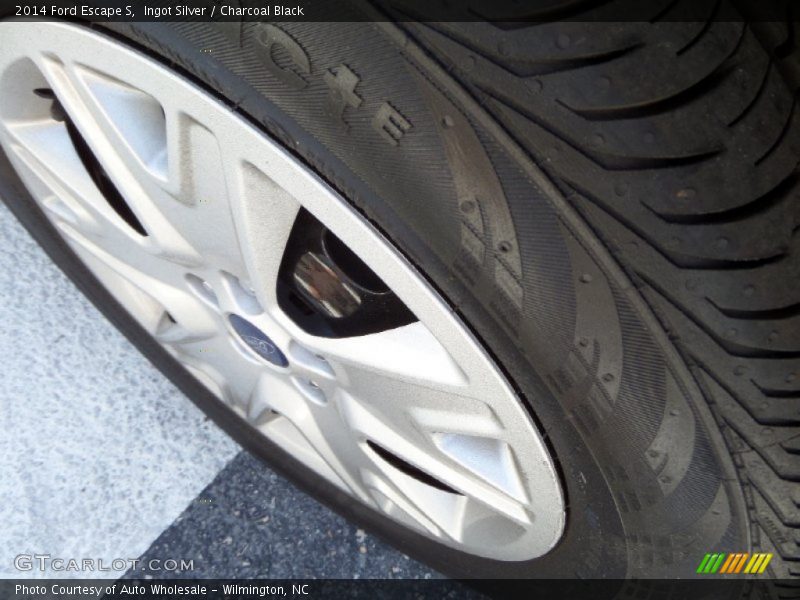 Ingot Silver / Charcoal Black 2014 Ford Escape S