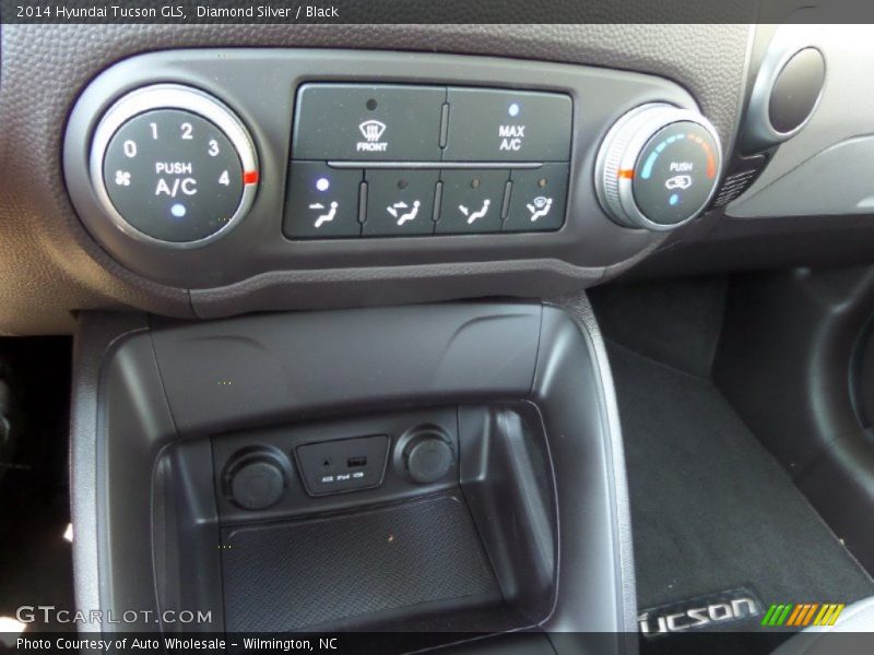 Diamond Silver / Black 2014 Hyundai Tucson GLS