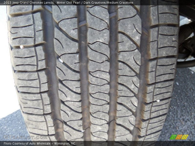 Winter Chill Pearl / Dark Graystone/Medium Graystone 2013 Jeep Grand Cherokee Laredo
