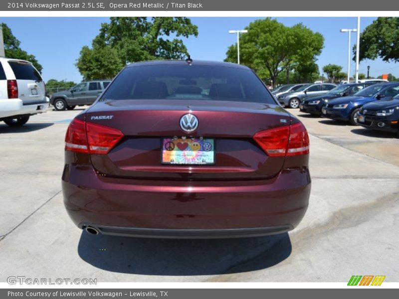 Opera Red Metallic / Titan Black 2014 Volkswagen Passat 2.5L SE