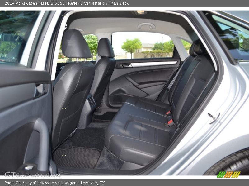 Reflex Silver Metallic / Titan Black 2014 Volkswagen Passat 2.5L SE