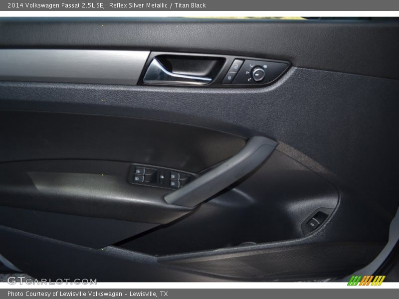 Reflex Silver Metallic / Titan Black 2014 Volkswagen Passat 2.5L SE