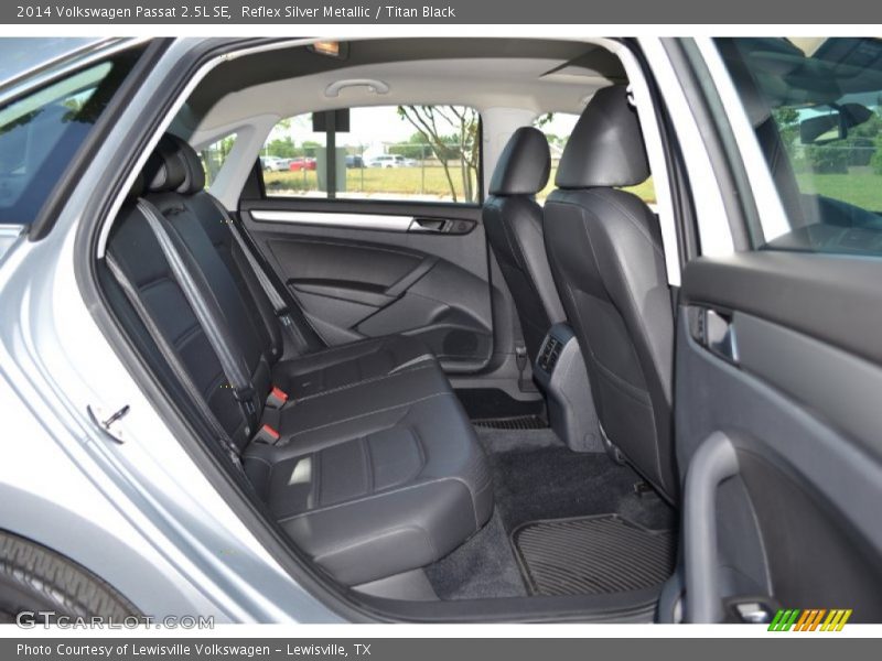 Reflex Silver Metallic / Titan Black 2014 Volkswagen Passat 2.5L SE