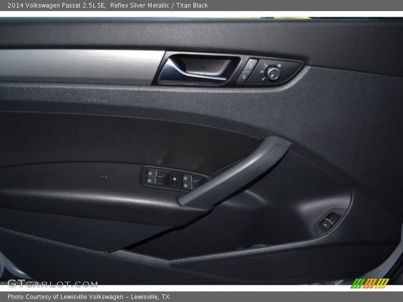 Reflex Silver Metallic / Titan Black 2014 Volkswagen Passat 2.5L SE