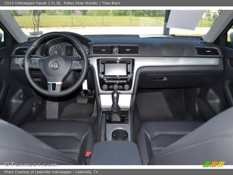 Reflex Silver Metallic / Titan Black 2014 Volkswagen Passat 2.5L SE