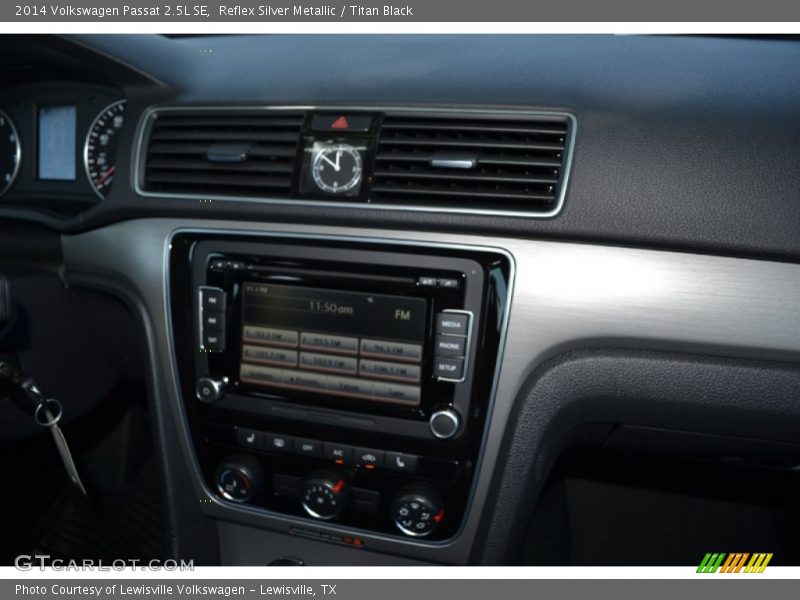 Reflex Silver Metallic / Titan Black 2014 Volkswagen Passat 2.5L SE