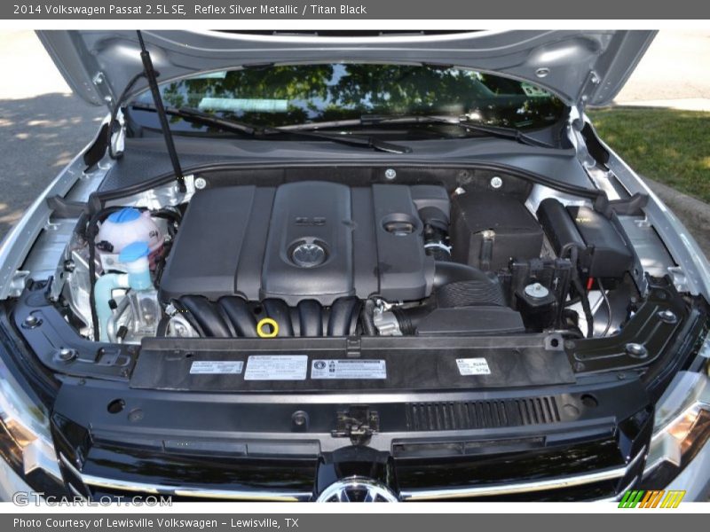 Reflex Silver Metallic / Titan Black 2014 Volkswagen Passat 2.5L SE