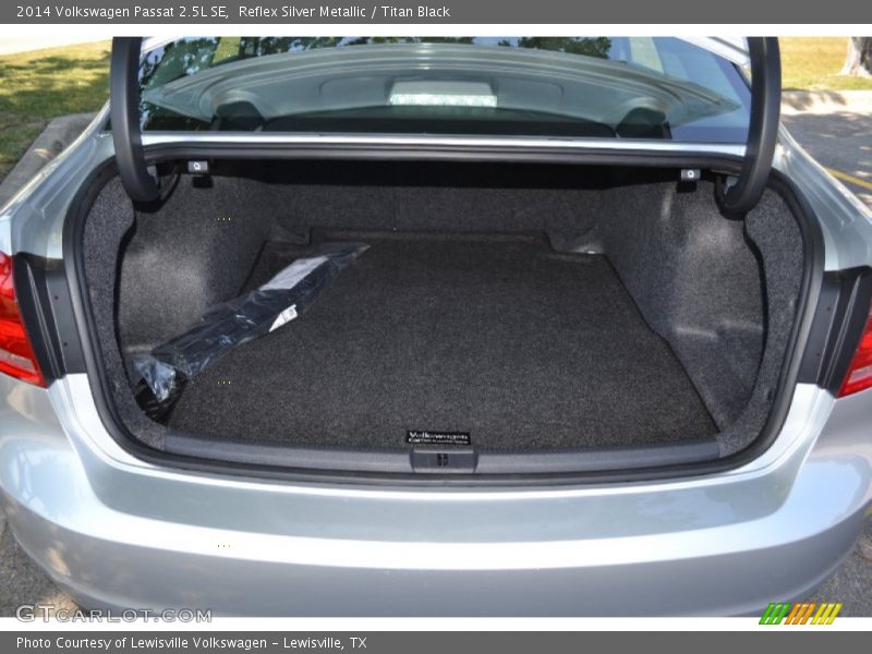 Reflex Silver Metallic / Titan Black 2014 Volkswagen Passat 2.5L SE