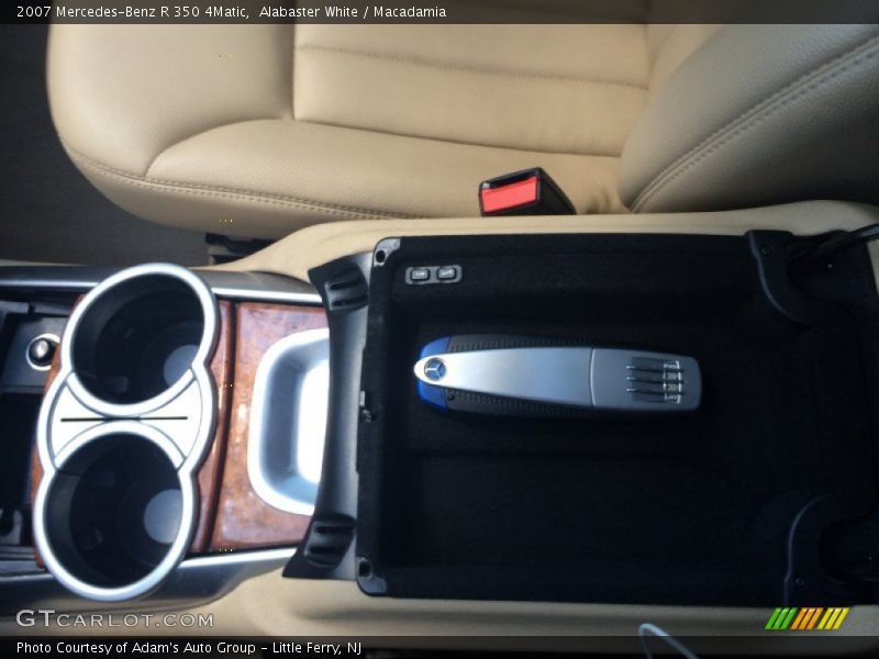 Alabaster White / Macadamia 2007 Mercedes-Benz R 350 4Matic