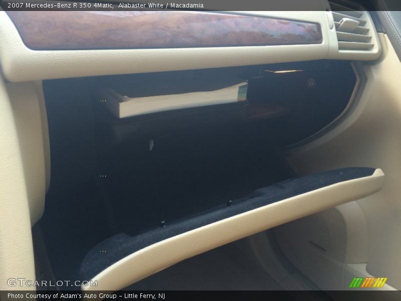 Alabaster White / Macadamia 2007 Mercedes-Benz R 350 4Matic