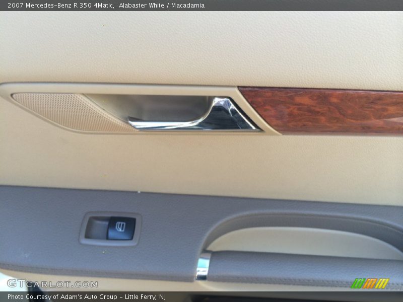 Alabaster White / Macadamia 2007 Mercedes-Benz R 350 4Matic