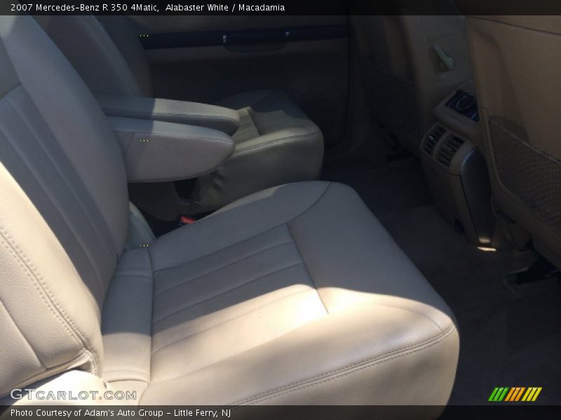 Alabaster White / Macadamia 2007 Mercedes-Benz R 350 4Matic