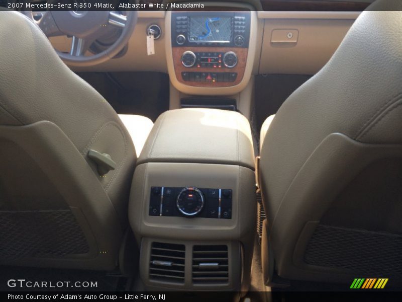 Alabaster White / Macadamia 2007 Mercedes-Benz R 350 4Matic
