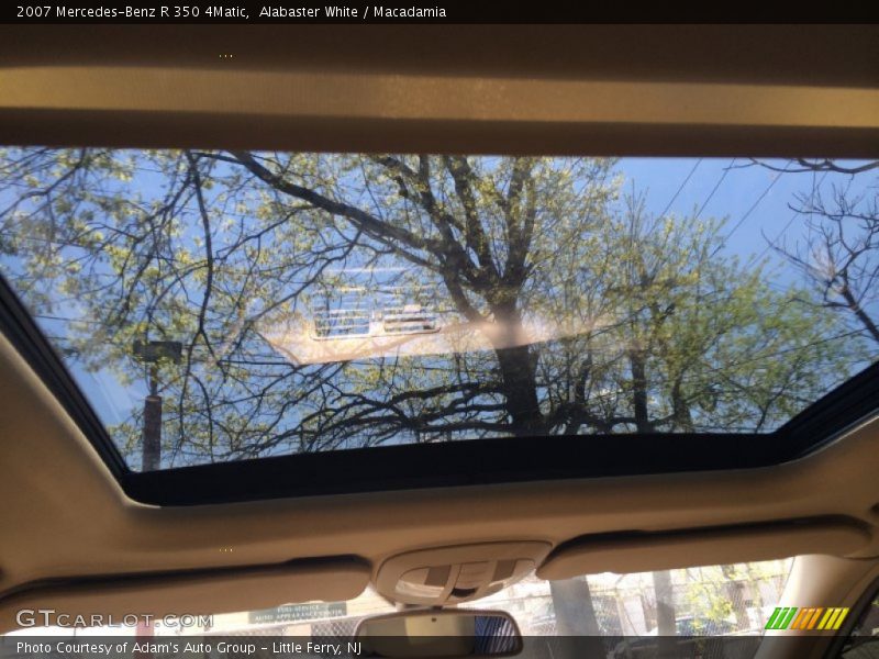 Alabaster White / Macadamia 2007 Mercedes-Benz R 350 4Matic