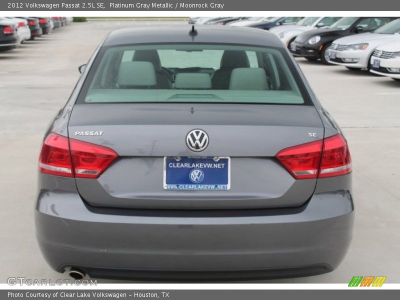 Platinum Gray Metallic / Moonrock Gray 2012 Volkswagen Passat 2.5L SE