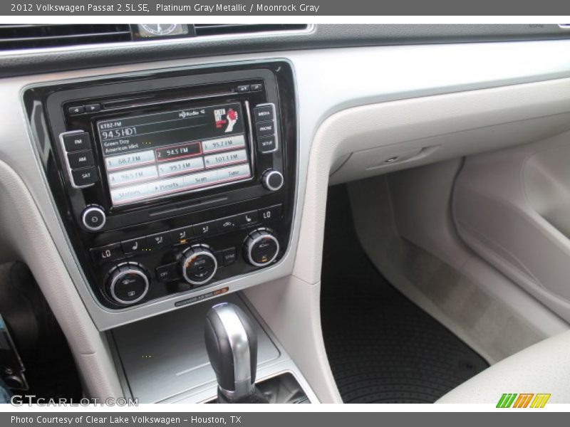 Platinum Gray Metallic / Moonrock Gray 2012 Volkswagen Passat 2.5L SE