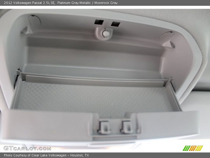 Platinum Gray Metallic / Moonrock Gray 2012 Volkswagen Passat 2.5L SE