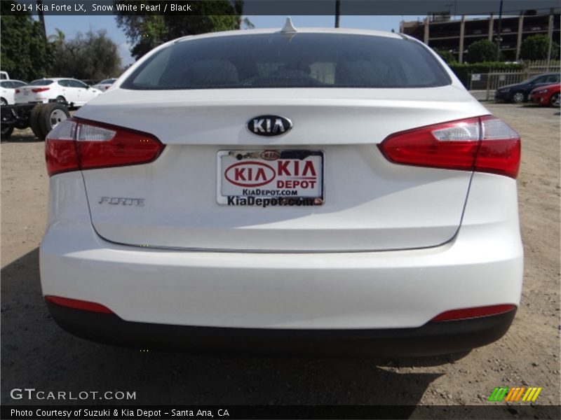 Snow White Pearl / Black 2014 Kia Forte LX