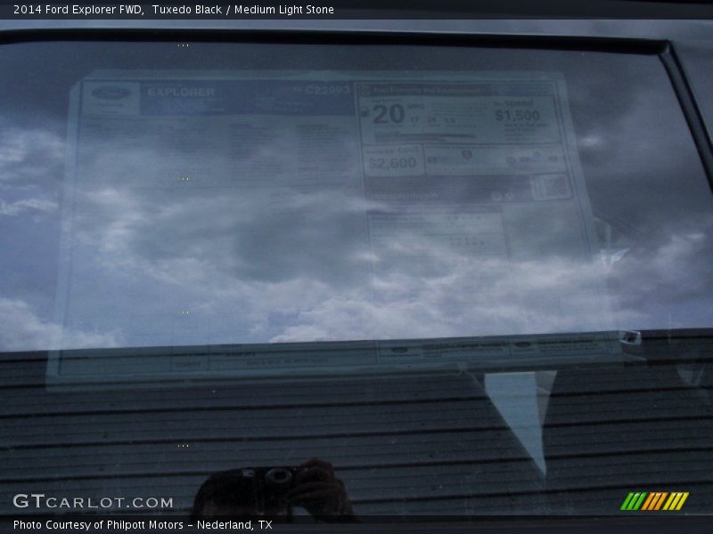 Tuxedo Black / Medium Light Stone 2014 Ford Explorer FWD