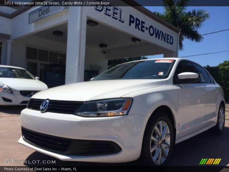 Candy White / Cornsilk Beige 2011 Volkswagen Jetta SE Sedan