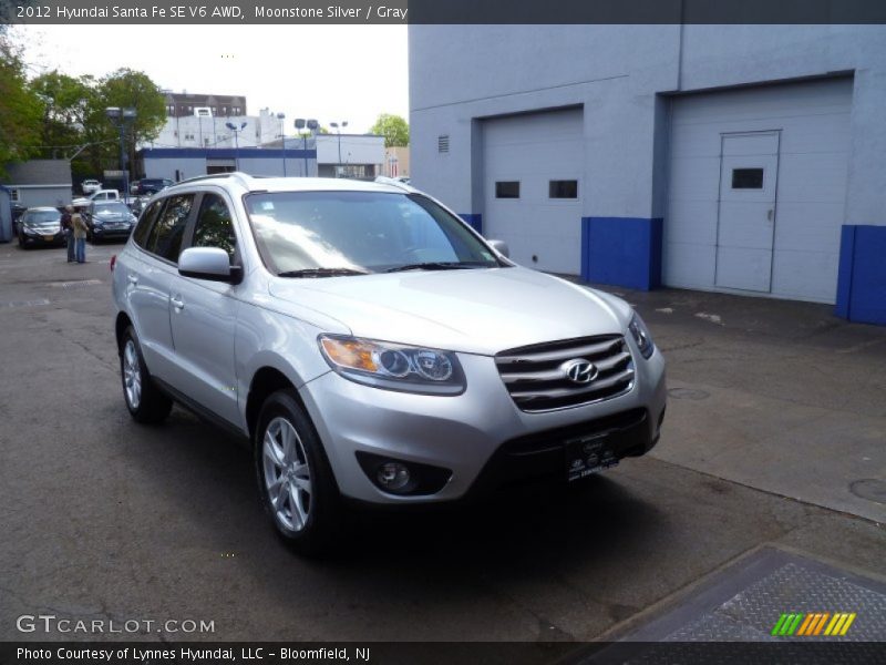 Moonstone Silver / Gray 2012 Hyundai Santa Fe SE V6 AWD
