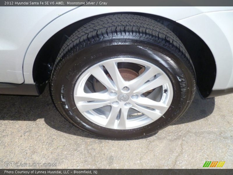 Moonstone Silver / Gray 2012 Hyundai Santa Fe SE V6 AWD