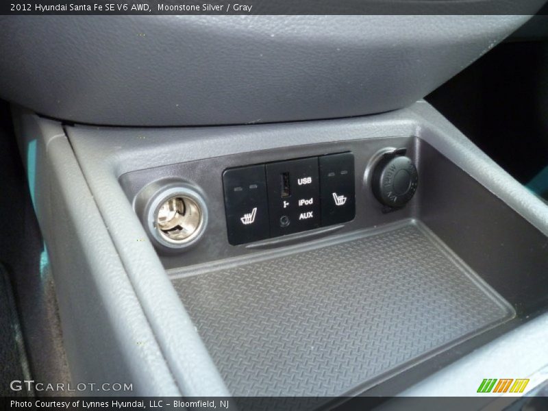 Moonstone Silver / Gray 2012 Hyundai Santa Fe SE V6 AWD