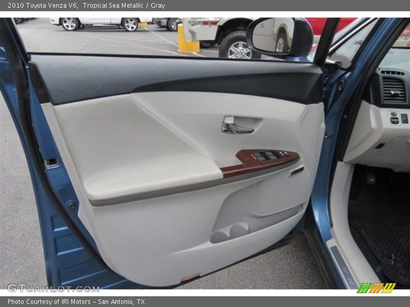 Tropical Sea Metallic / Gray 2010 Toyota Venza V6